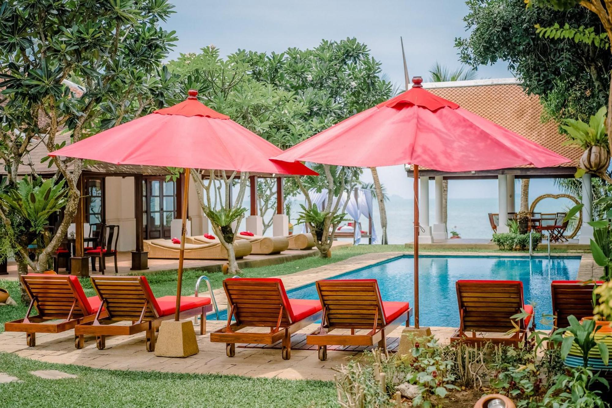 The Privilege Hotel Ezra Beach Club Bang Rak Beach  Exterior foto