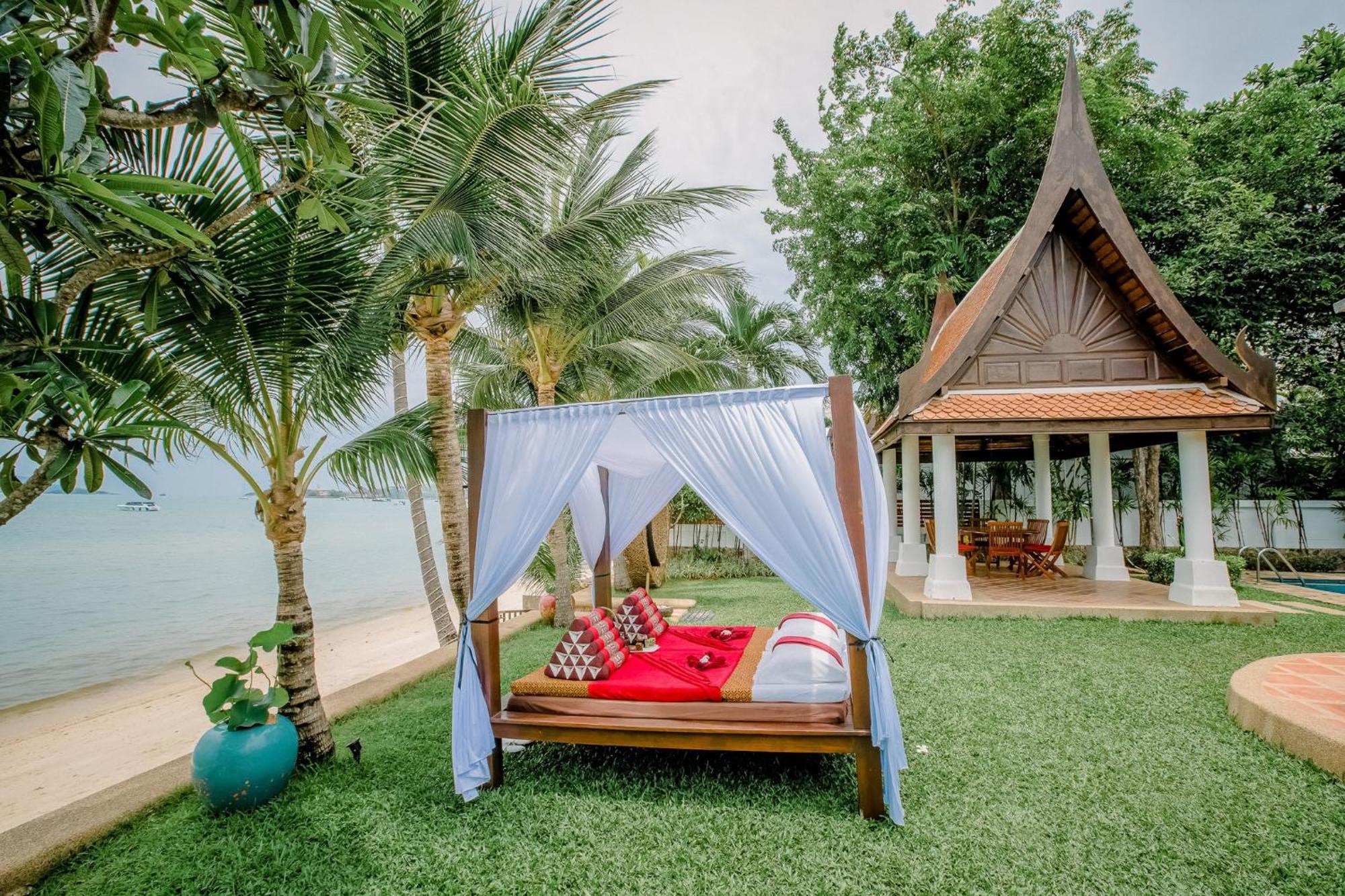 The Privilege Hotel Ezra Beach Club Bang Rak Beach  Exterior foto